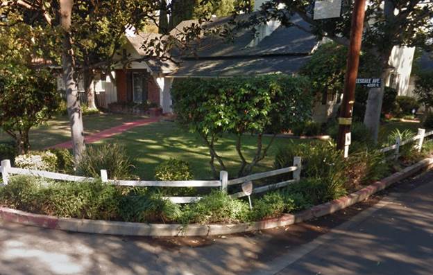 A small garden in front of a house

Description automatically generated with low confidence