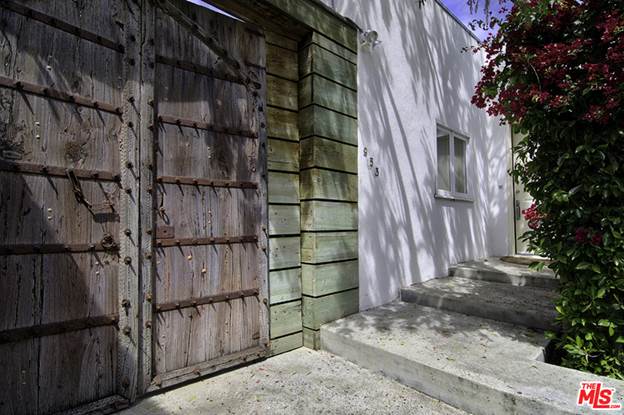 A picture containing building, outdoor, stone, cement

Description automatically generated